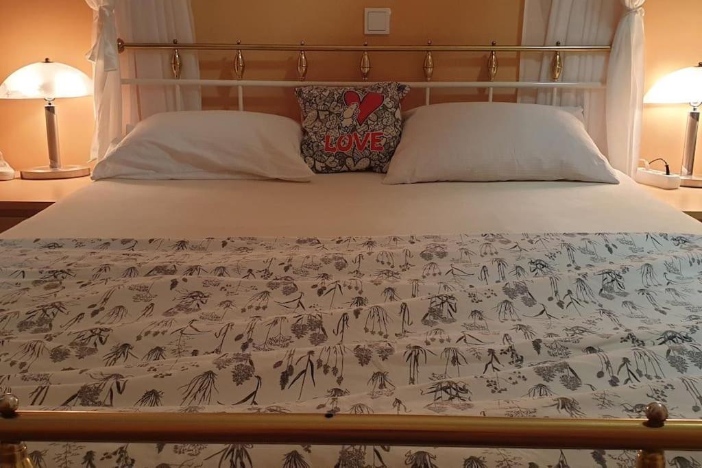 Apartment Bright 2-bedrm 2-bathrm, By Icm Exhibition Center, Direct Metro-sbahn Or Drive 15 Min To Center, Free Parking, Balcony
