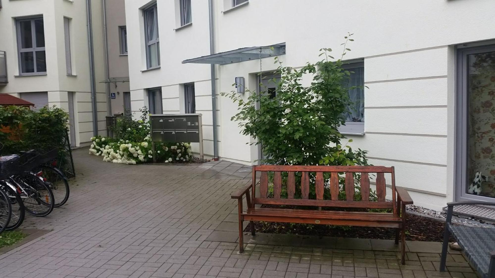 Apartment Bright 2-bedrm 2-bathrm, By Icm Exhibition Center, Direct Metro-sbahn Or Drive 15 Min To Center, Free Parking, Balcony Feldkirchen (Upper Bavaria)